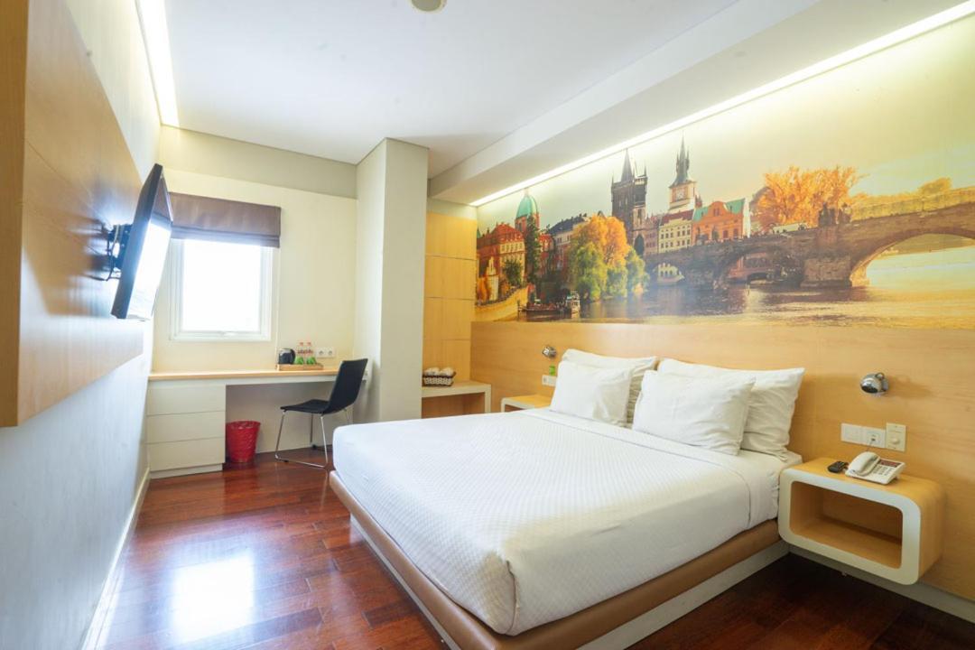 Life Stasiun Kota Hotel